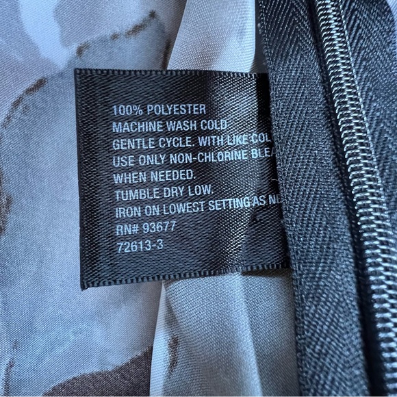 ⭐️ East 5th Shades of Gray Leafy Print Top Size XL Ruffle Neck Tie Waist - Picture 12 of 13